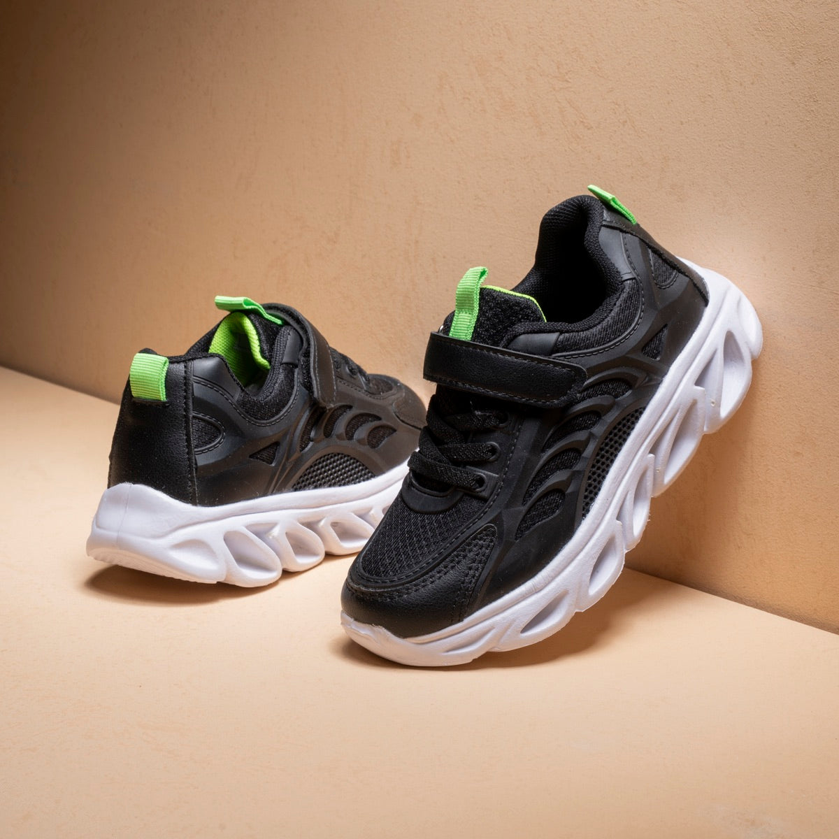 Dynamic Light-up Shoes