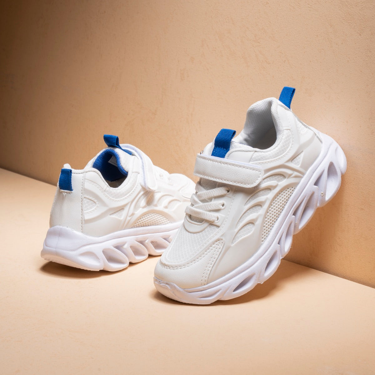 Dynamic Light-up Shoes